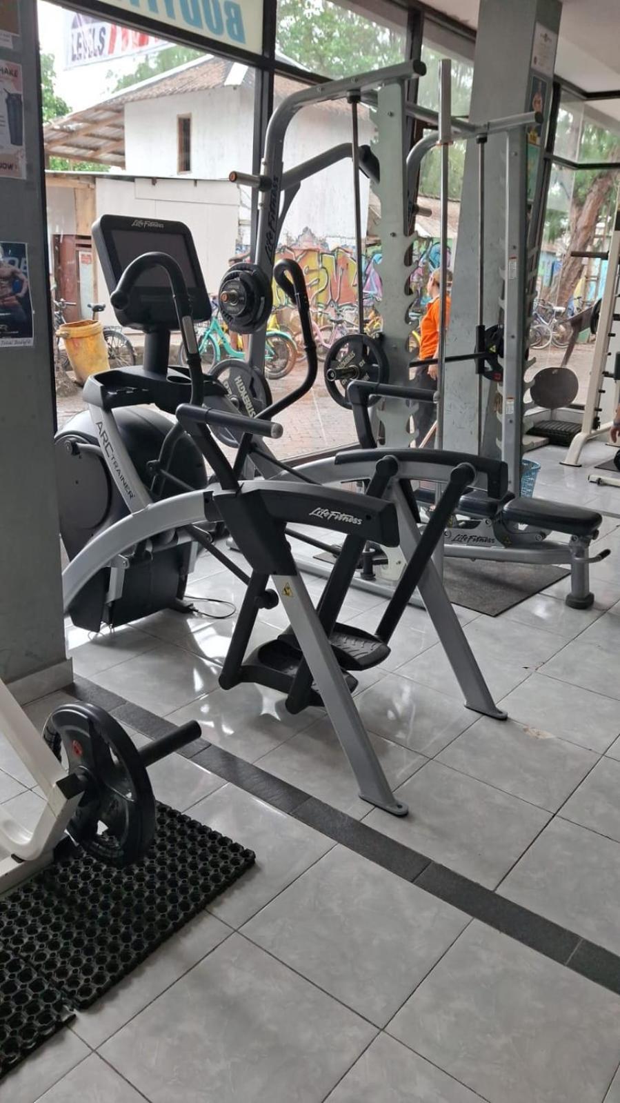 Tropica Gili Total Body Fit - Free Access Gym And Coworking Space Gili Trawangan Exteriér fotografie